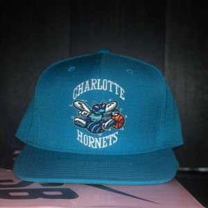 SnapBack Mitchell n ness